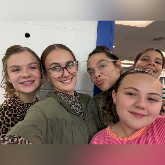 Meet your Posher, Abigail - Picture 5 of 12